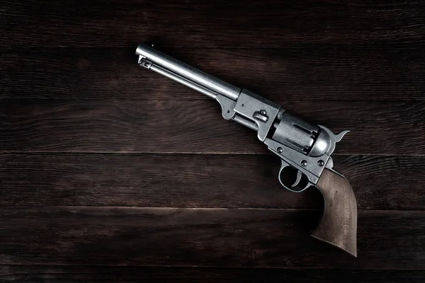Оружие Дикого Запада Револьвер Деревянной Палубе Сепия — стоковое фото