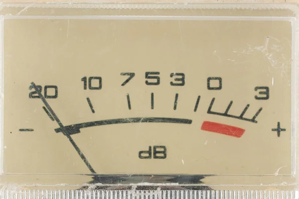 Närbild Vintage Gammal Inspelningsnivå Meter Isolerad Vit Bakgrund — Stockfoto