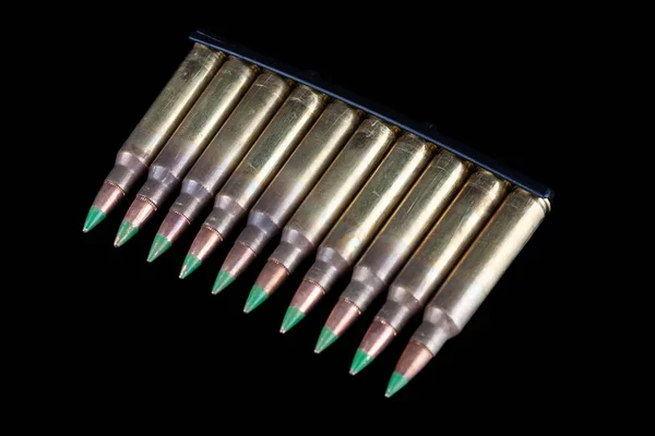 56Mm Ammunition Med Patroner Klipp Svart Bakgrund — Stockfoto