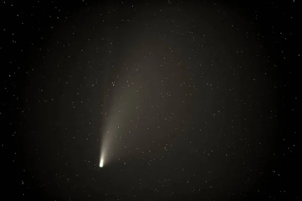 2020年のネオワイズ彗星のクローズアップ写真 Nasaによると この彗星は7000年近く戻ってこないという 200Mmレンズで撮影しました ストックフォト