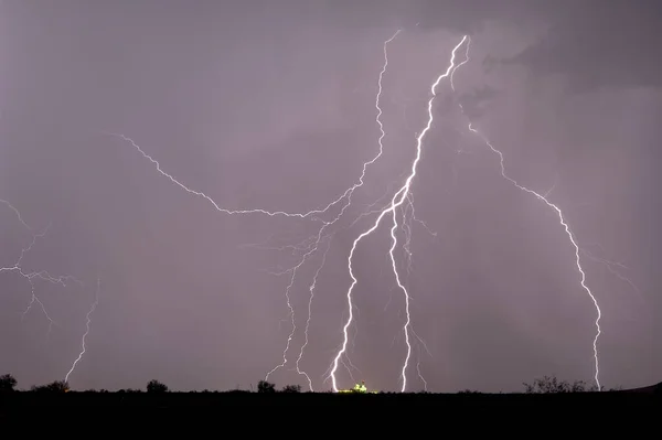 Birden Fazla Yıldırımlar Yakın Uzakta 2014 Arizona Muson Fırtına Sırasında — Stok fotoğraf