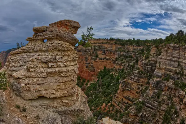 Kamienny Filar Urwisku Grandview Point Otworem Kształcie Oka Grand Canyon — Zdjęcie stockowe