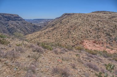Agua Fria Nehri Kanyonu, Arizona 'nın kuzeyindeki Agua Fria Ulusal Anıtı' ndaki Richinbar Madeni 'nden izlendi..