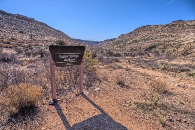 Arizona Agua Fria Ulusal Anıtı 'ndaki Badger Springs Trailhead..