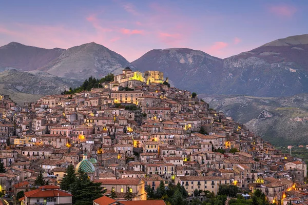 Morano Calabro Itálie Krásná Horská Vesnice Soumraku — Stock fotografie