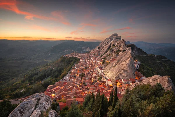 Pietrapertosa Italien Den Lucaner Dolomiten Der Abenddämmerung — Stockfoto