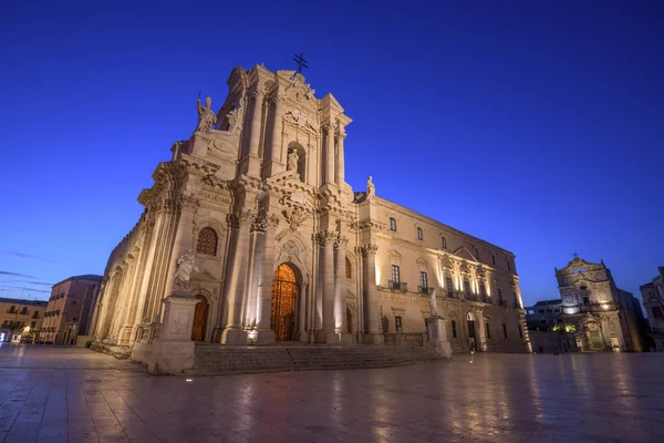 Syracuse Sicilya Daki Syracuse Katedrali Alacakaranlıkta — Stok fotoğraf