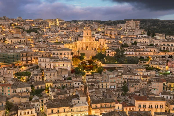 Modica Szicília Olaszország San Giorgio Katedrálissal Alkonyatkor — Stock Fotó