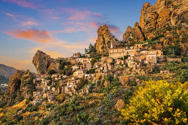 Pentedattilo Talya Calabria Bölgesinde Terk Edilmiş Bir Köy — Stok fotoğraf