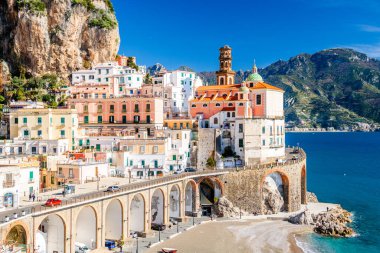 Atrani, İtalya Öğleden sonra güzel Amalfi Sahili boyunca.