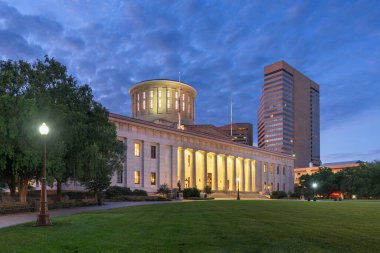 Columbus, Ohio, USA view of downtown and the statehouse from Capitol Square at twilight.