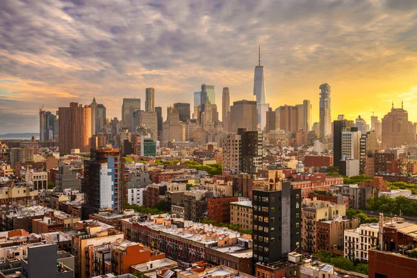 美国曼哈顿下城 黄昏时分的天际线屋顶景观 — 图库照片