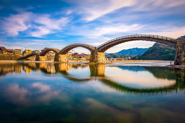 Iwakuni Yamaguchi Japão Kintaikyo Bridge Sobre Rio Nishiki Entardecer — Fotografia de Stock