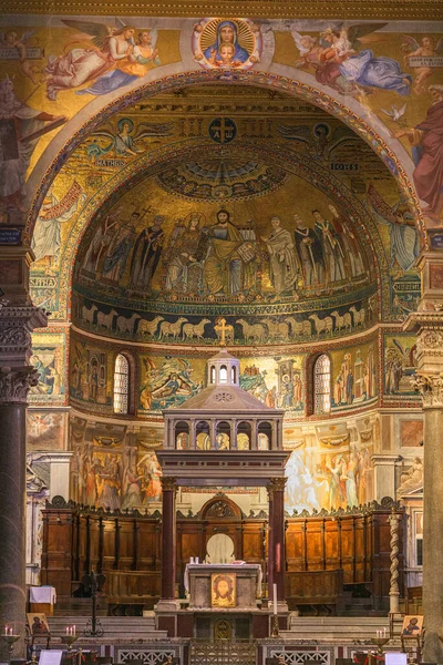 意大利 2022年2月11日 在特拉斯特维尔的圣玛利亚教堂装饰精美的镶嵌画 — 图库照片