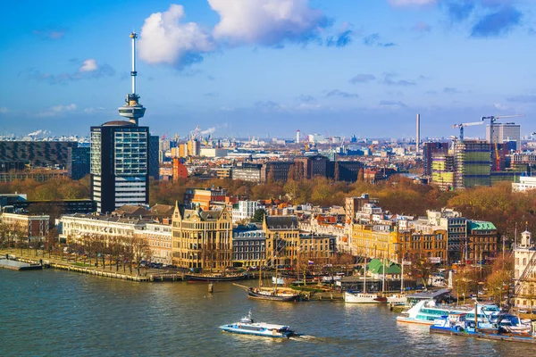 Rotterdam Holandia Krajobraz Miejski Nad Rzeką Nieuwe Maas — Zdjęcie stockowe