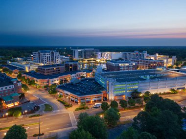 Newport News, Virginia, ABD şehir merkezi yukarıdan.