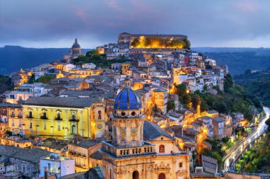 Ragusa Ibla, Sicilya, İtalya şafak vakti.