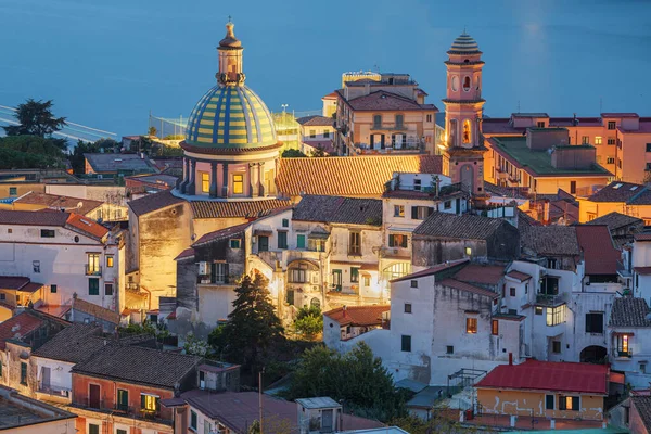Vietri Sul Mare Italiens Stadtsilhouette Der Amalfiküste Der Abenddämmerung — Stockfoto