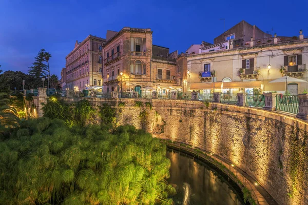 Syracuse Sicily Italy Fountain Arethusa Dusk — Stockfoto