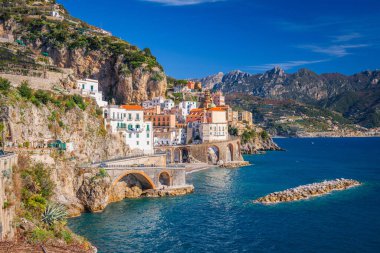 Atrani, İtalya Öğleden sonra güzel Amalfi Sahili boyunca.