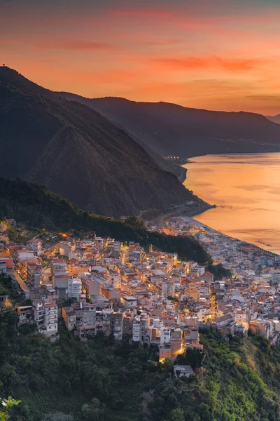 Bagnara Calabra Italien Stadtbild Mit Blick Auf Das Tyrrhenische Meer — Stockfoto