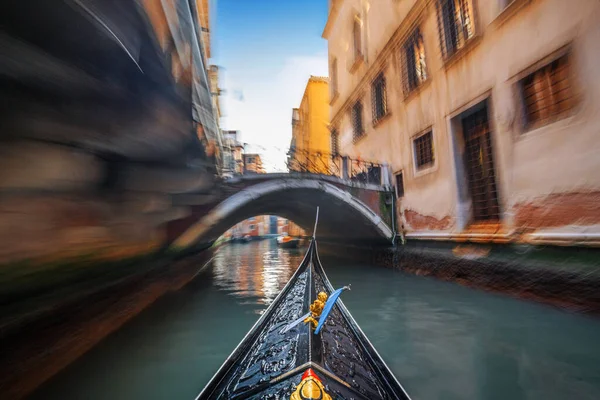 Venedig Italien Från Snabbrörlig Gondol Med Rörelse Suddig — Stockfoto