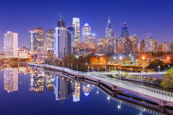 Philadelphia Pennsylvania Yhdysvallat Keskustan Horisontti Joella Syksyllä — kuvapankkivalokuva