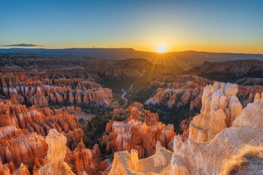 Bryce Canyon Ulusal Parkı, Utah, ABD şafak vakti