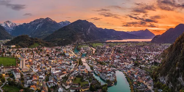 Інтерлакен Швейцарія Видом Річку Аар Сутінках — стокове фото