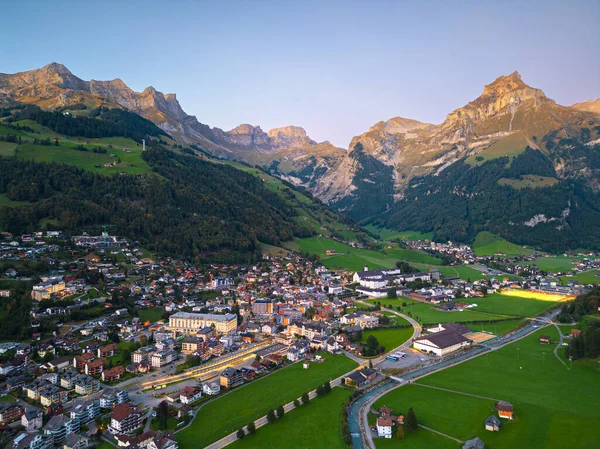 Engelberg Suíça Nos Alpes Crepúsculo — Fotografia de Stock