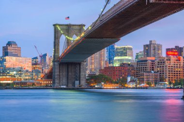 Brooklyn Köprüsü, New York, ABD Brooklyn 'e doğru ilerliyor..