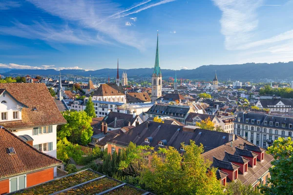 スイスのチューリッヒ 午後には教会のシチュエーション — ストック写真
