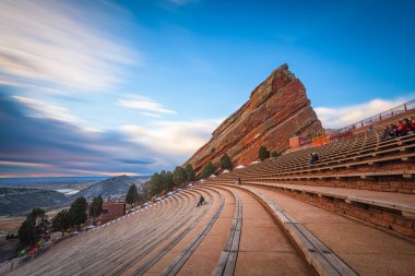 MORRISON, COLORADO, ABD - 12 Mart 2019 Red Rocks Amfitiyatrosunda sabahın erken saatlerinde. 