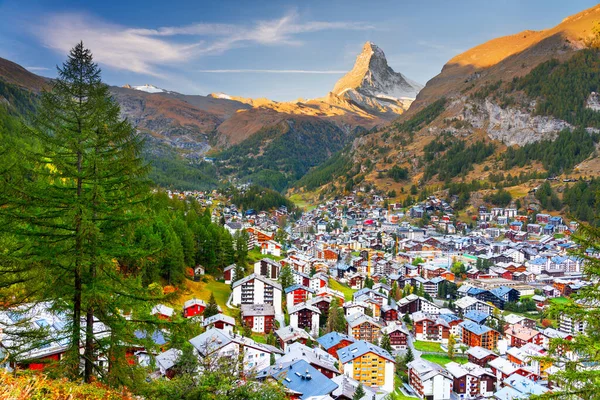 Zermatt Suíça Com Cidade Sob Matterhorn Pela Manhã — Fotografia de Stock