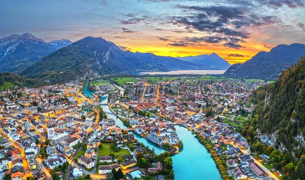 Інтерлакен Швейцарія Видом Річку Аар Сутінках — стокове фото