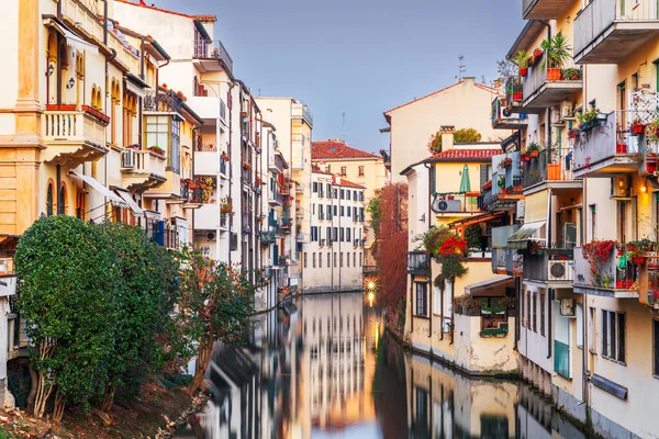 Padua Italy Canals Buildings Dusk — Stock Photo, Image