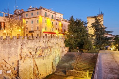 San Marino Cumhuriyeti Alacakaranlıkta.