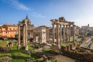 Roma, İtalya tarihi Roma Forumunda harabeye döndü.