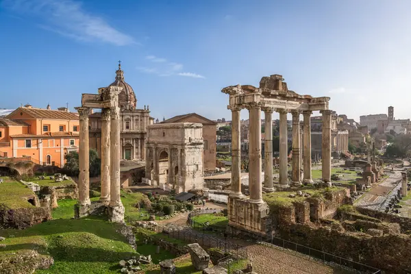 意大利 历史性的罗马论坛废墟 — 图库照片