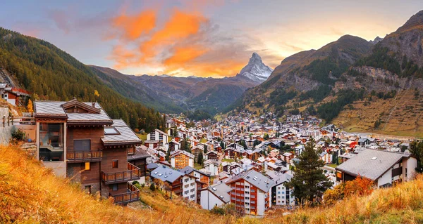Zermatt Schweiz Alpine Village Med Matterhorn Skymningen — Stockfoto