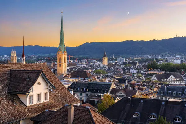 Zürich Schweiz Stadsbild Med Kyrktorn Vid Skymningen — Stockfoto