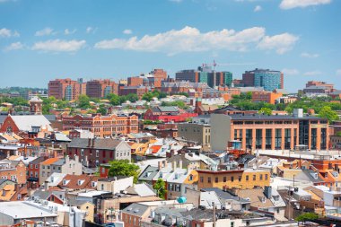 Baltimore, Maryland, ABD cityscape küçük İtalya ve mahalleler bakan.