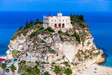 Tropea, Vibo Valentina, İtalya Santa Maria dell 'Isola Sığınağı.