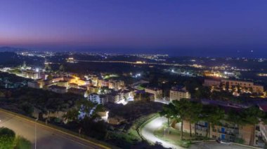Agrigento, Sicilya, İtalya Tapınaklar Vadisi ve Akdeniz 'e doğru şafak vakti.
