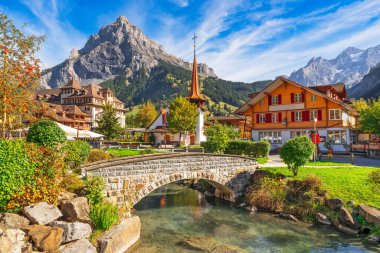 Kandersteg, İsviçre eski kasaba manzarası.