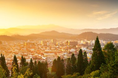Takayama, Gifu, Japonya şehir merkezi silüeti