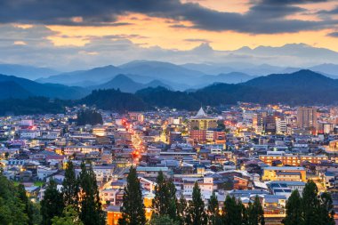 Takayama, Gifu, Japonya şehir merkezi Geceleri gökyüzü.