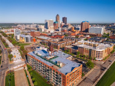 Des Moines, Iowa, ABD şehir merkezi silueti.