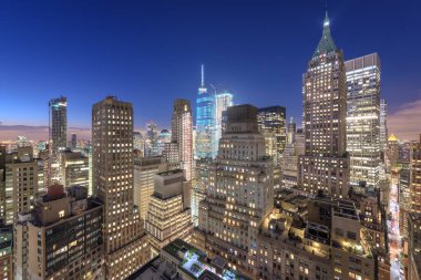 Cambridge, Massachusetts, ABD skyline alacakaranlıkta.