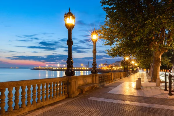 Antiguo Embankment Con Hermosas Linternas Amanecer Cádiz Andalucía España — Foto de Stock